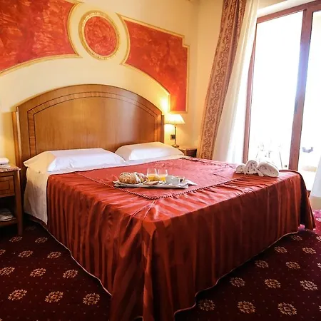 Szálloda Parco Dei Principi 5*